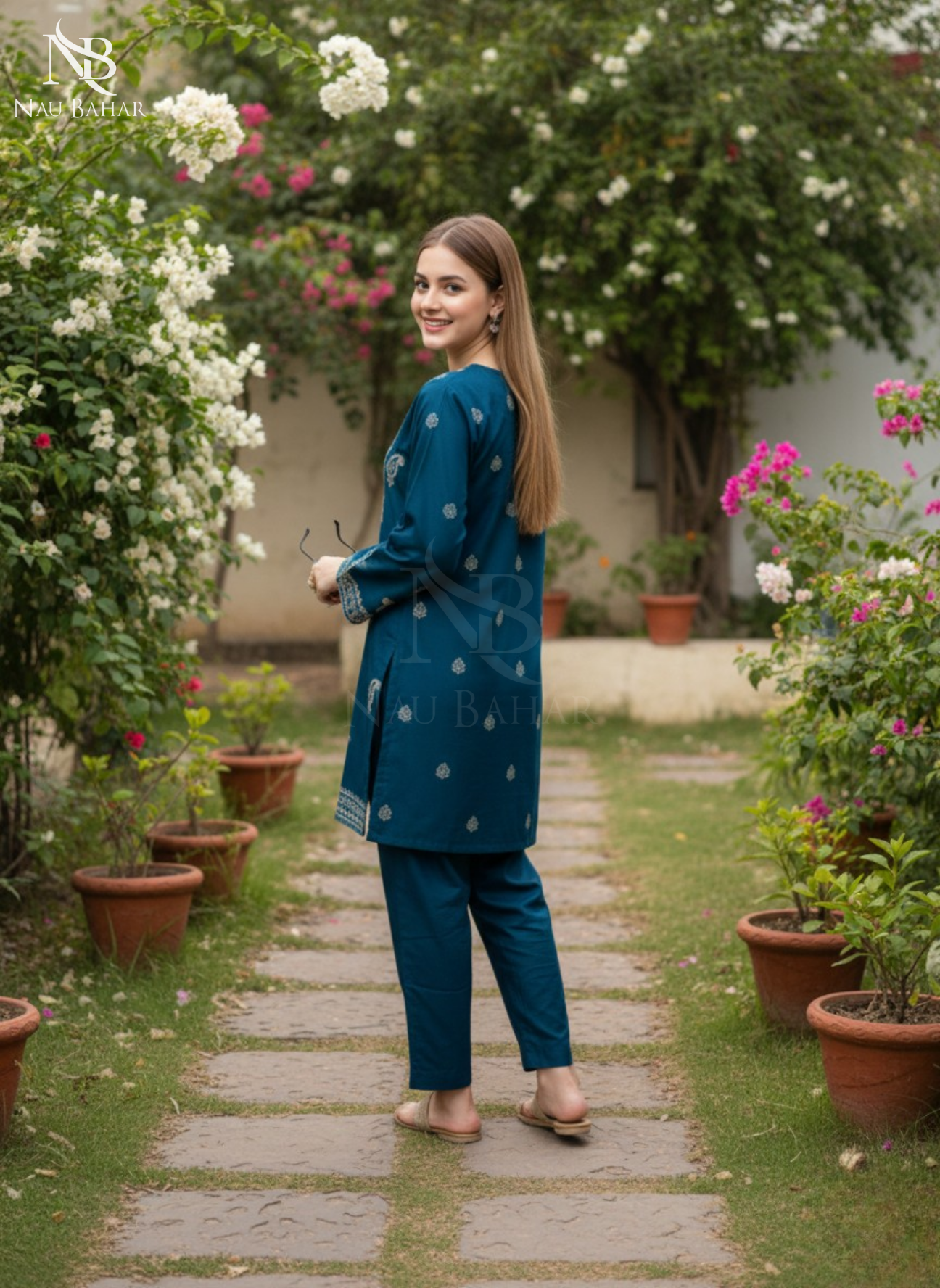 MG06 Embroidered Lawn 2 Piece Co-Ords Set